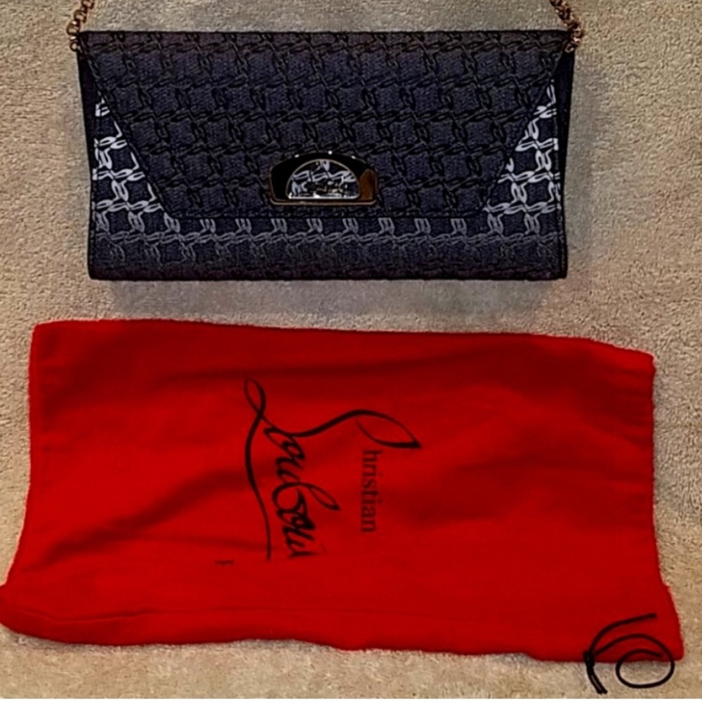Louboutin Vevo Dodat Chain Clutch